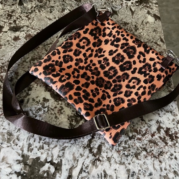 LV cross body bag - Picture 3 of 3